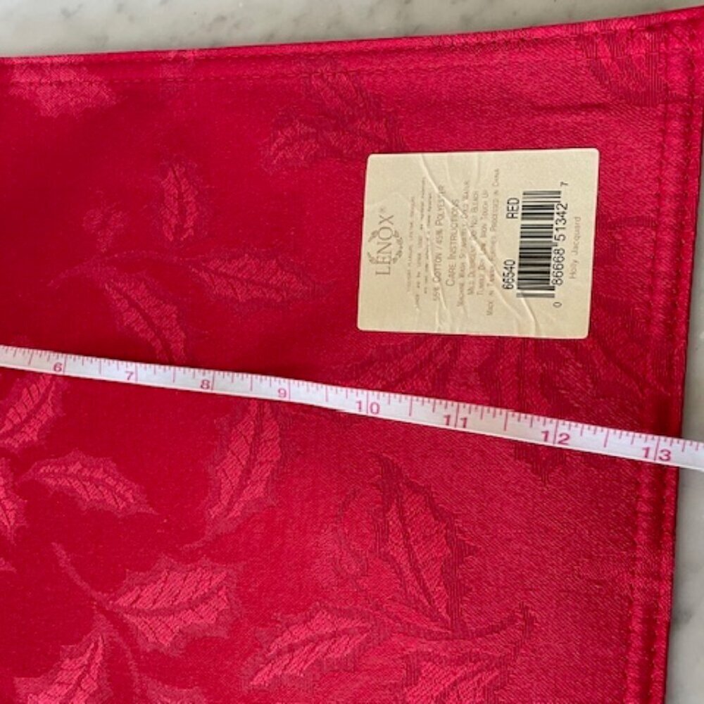 LENOX Holly Jacquard Damask Red Placemats (4) - Picture 10 of 11